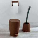 Coordinate per spazzola, pattumiera e porta rotolo di colore cioccolato